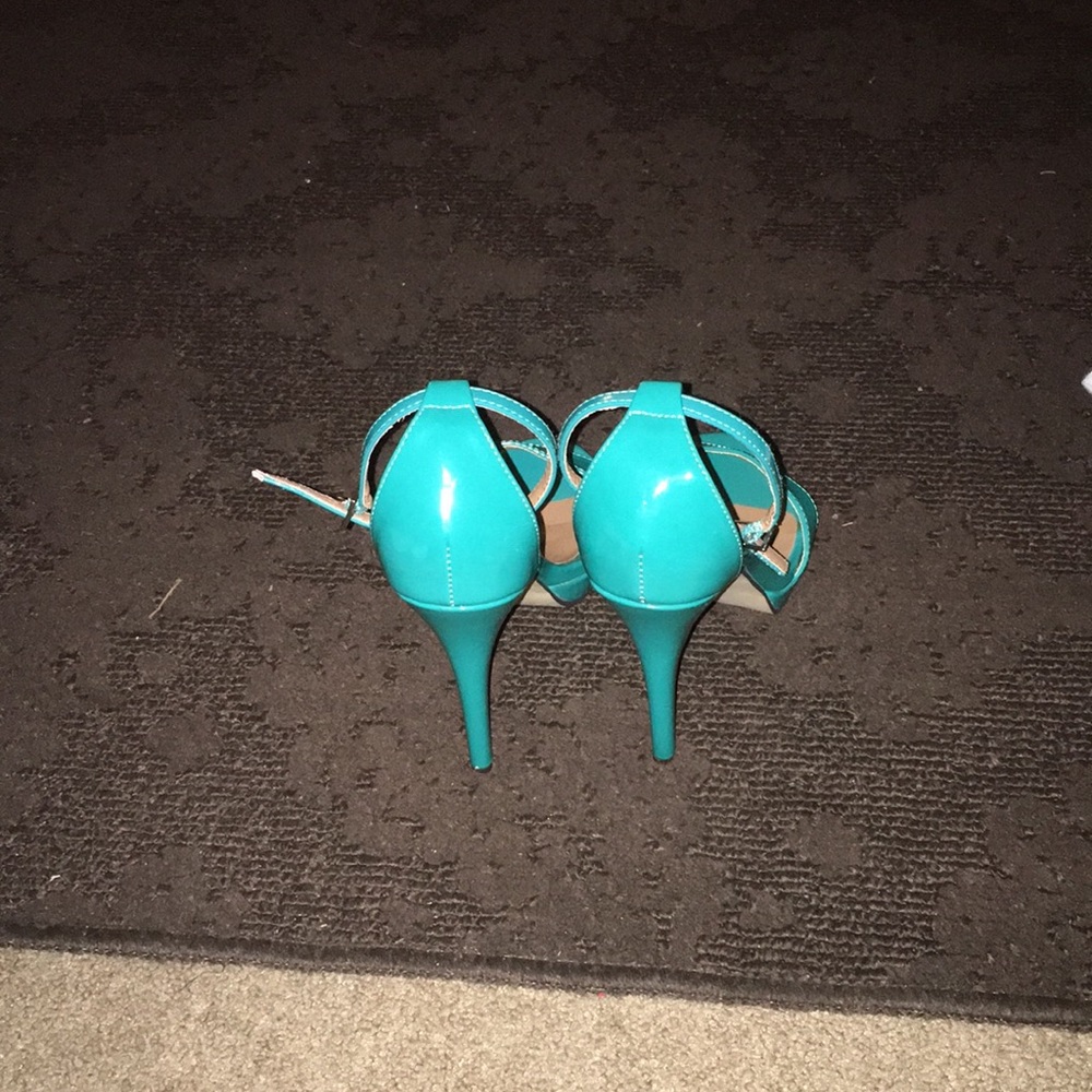 Turquoise heels - Picture 2 of 3